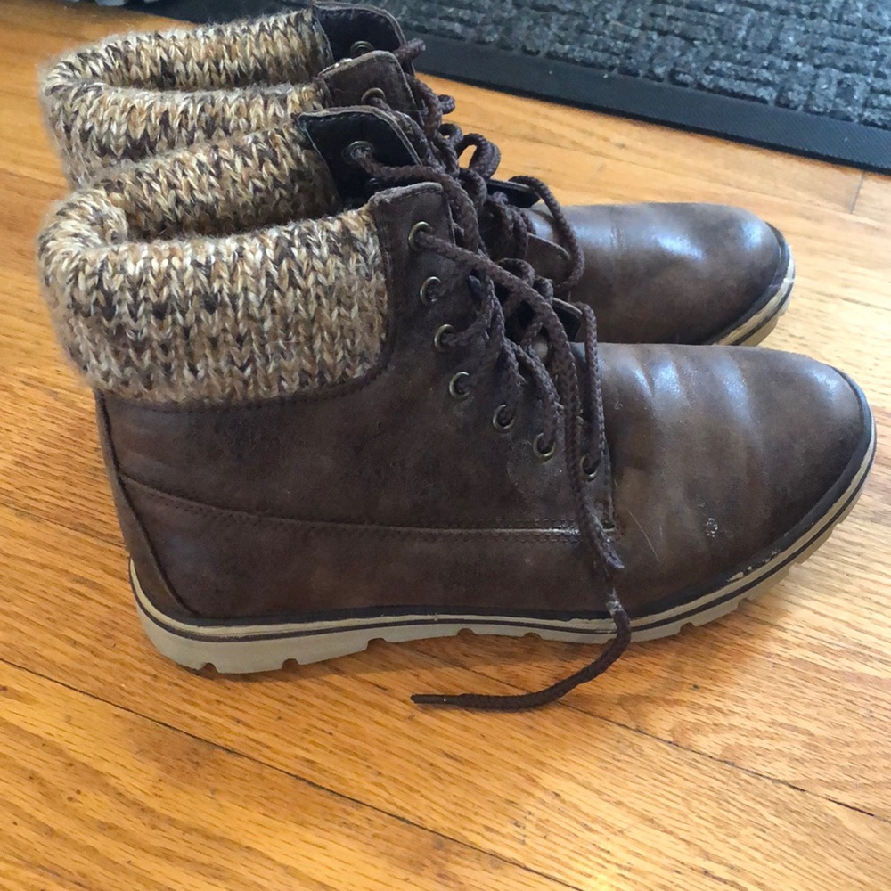 Brown fashion boots